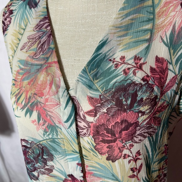 “Kut from the Kloth”Classy Sleeveless Blouse - Picture 6 of 12